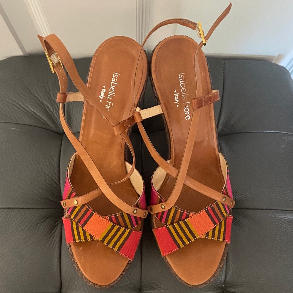 Izabella Fiore platform Sandals,  size 8.5 , like new , Made in Italy